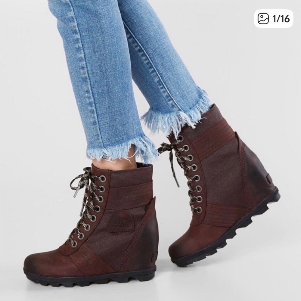 Sorel Women's Brown Lace-Up Wedged Ankle Boots